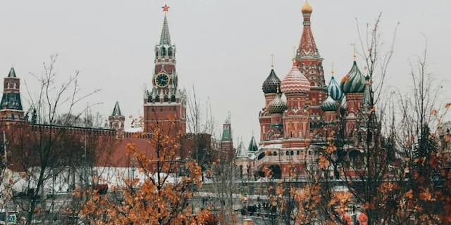 Kremlin and St Basil's Cathedral on the Red Square in Moscow, Russia