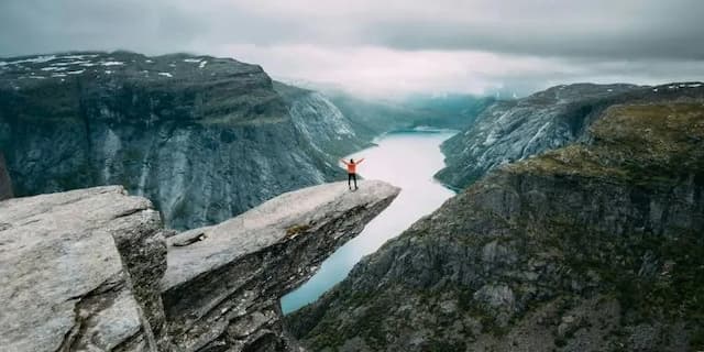 Trolltunga Mountain Range, Norway